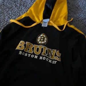 Boston Bruins Men’s hooded sweatshirt